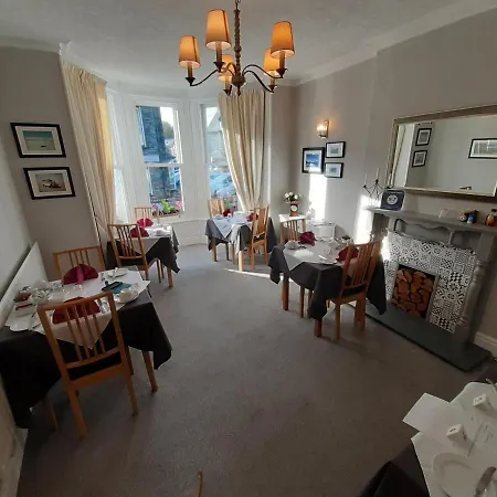 Harvington House 4*